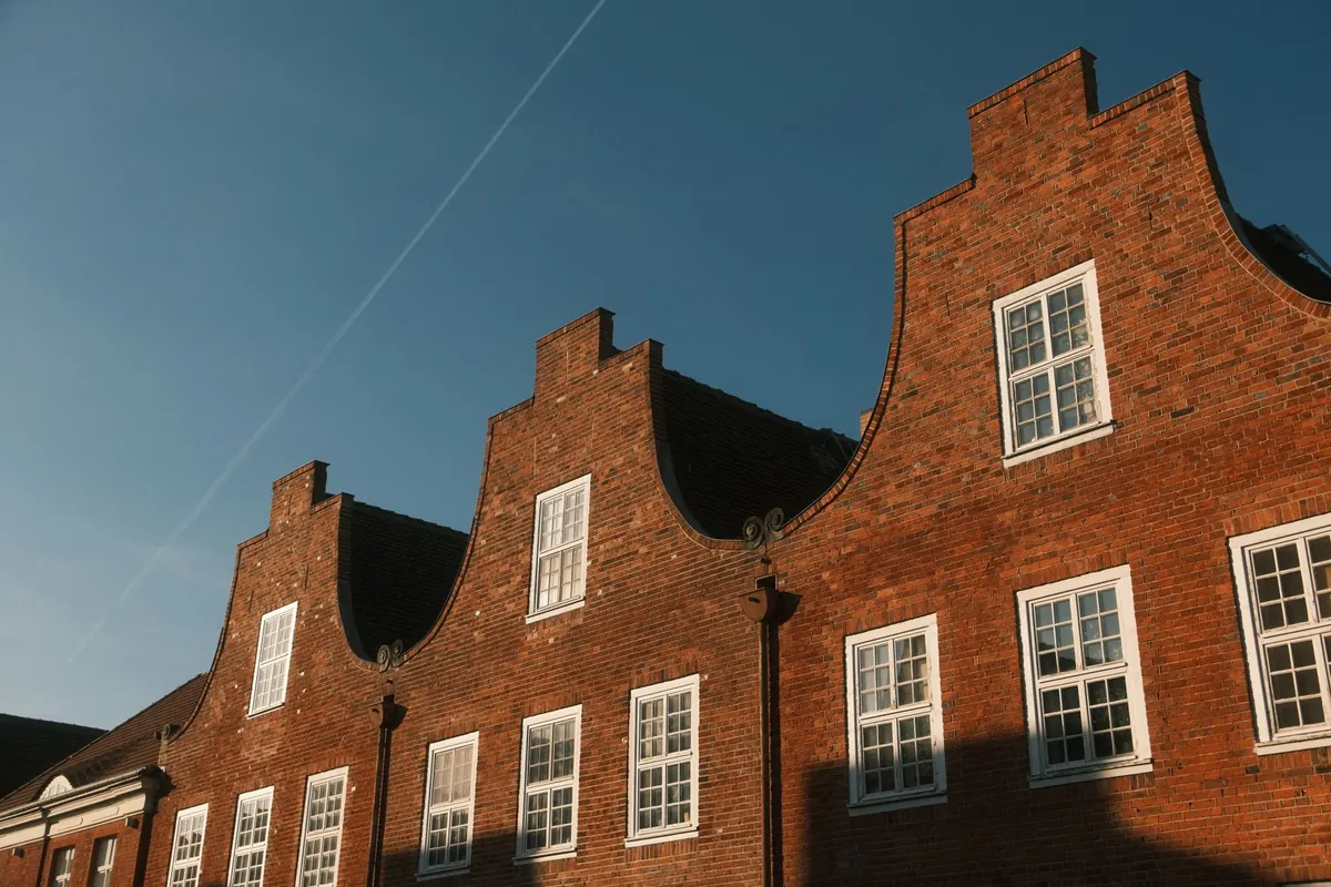 A Beginner's Guide to Suffolk Quarter's Historic Architecture Walk